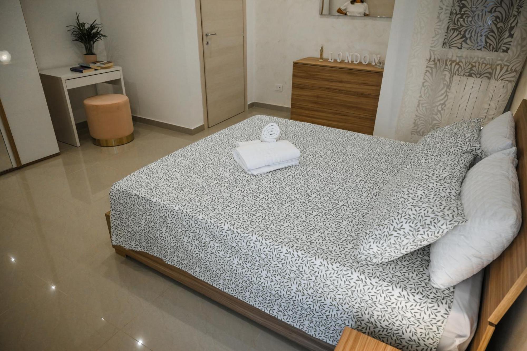L'Albero Di Giada Apartment Бари Екстериор снимка